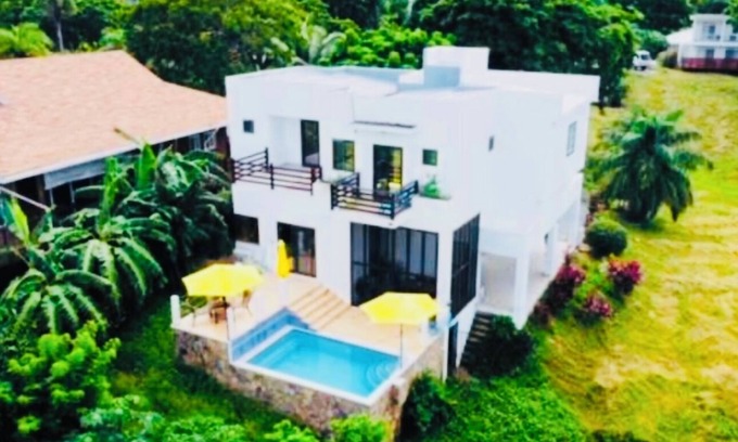 Pristine Bay Villa | Casa de Yolo, gated community in Roatan Coral Views Ocean views & Private Pool!