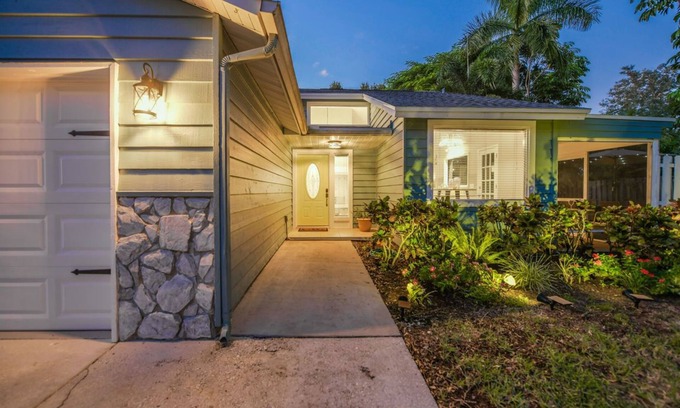 River District House | Casa del Río! Beaches, IMG, Boating & Riverwalk.