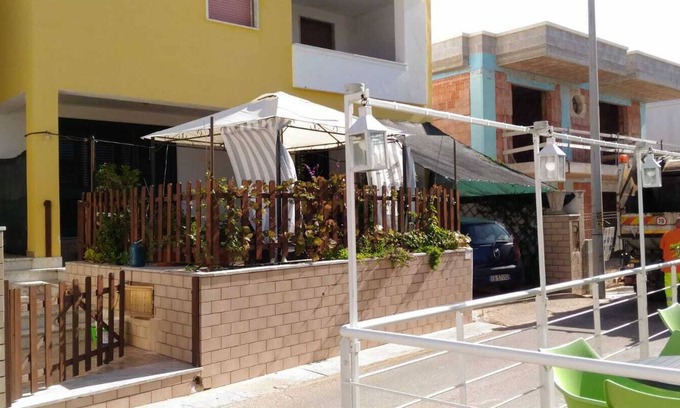 Torre Pali Apartment | Casa del Sole 2 in Torre Pali, 20 meters from the beach