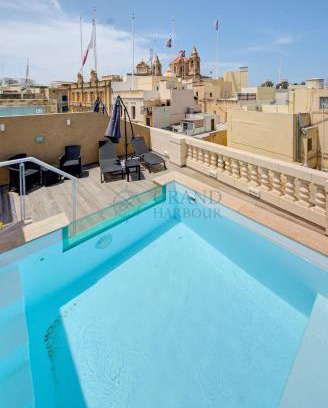Ghaxaq Apartment | Casa Dell'Arte in Ghaxaq Rooftop Pool & Garage