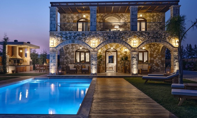 Gaitanion House | Casa di Pietra - 4 Bedroom Villa with Private Pool