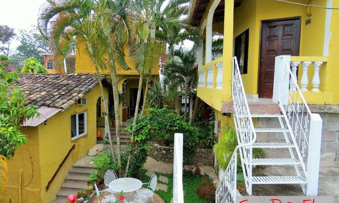 Copan Ruinas Bed & Breakfast | Casa Doña Elena B&B