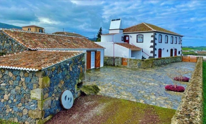 Praia da Vitoria Cottage | Casa do Avô José Alves (T3), Country House - Rural Tourism