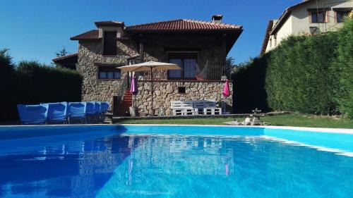 Otero de Herreros House | Casa El balcón de Iria