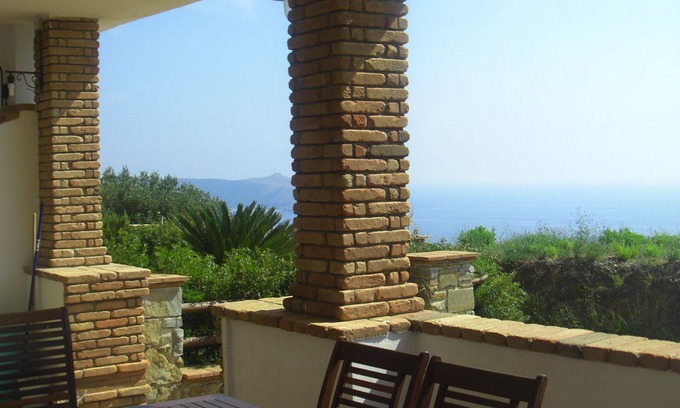 Pisciotta Apartment | CASA ELISABETTA/Ap. 1: the beauty of the Mediterranean Sea for your holidays