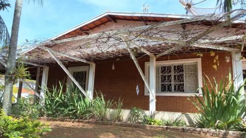 Aguas de Lindoia House | Casa em Aguas de Lindoia - Próxima ao balneário e da praça principal