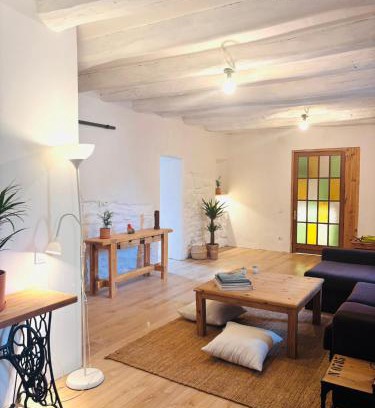 Ciudad Universitaria House | Casa estilo masía en el corazón de Cataluña