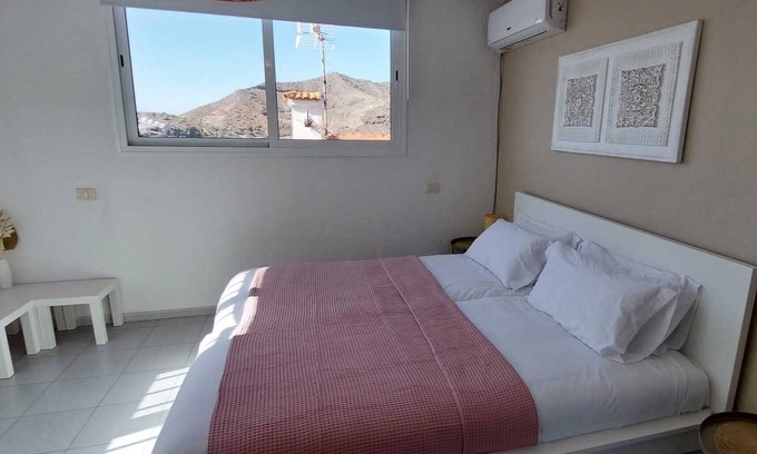 Balito Apartment | Casa Estrellas Zonovergoten Terras met Zeezicht. 5 min Lopen van Anfi Del Mar