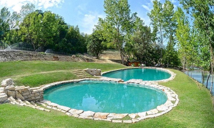 Chiusi House | Casa Fattorina C: A characteristic and welcoming apartment surrounded by the greenery, with Free WI-FI.
