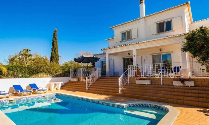 Lagoa e Carvoeiro Villa | Casa Figueira - Heated swimming pool, 5 minute drive to beach and town centre