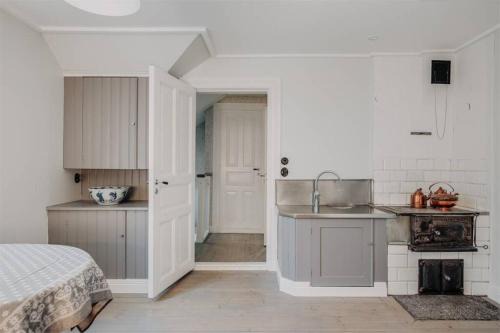 Hjo Municipality Apartment | Casa Fontenay charmig lägenhet nära stadsparken och Vättern