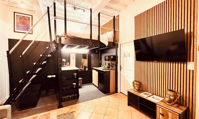 Faubourg Apartment | Casa fresco 1