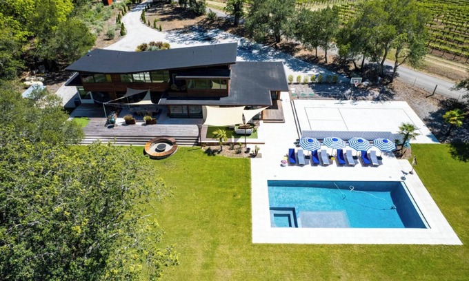Geyserville House | Casa Gaga, Premier Estate- Pool & Hot tub, Pickle & Bocce Ball, Basketball court