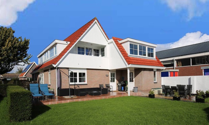Landsmeer House | Casa Grande - An amazing house 1 km from Amsterdam
