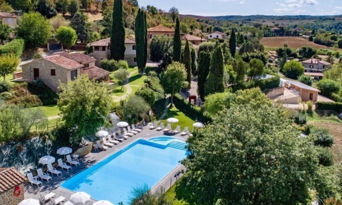 Popoltaio-Schiacciato House | Casa Graziani by Interhome