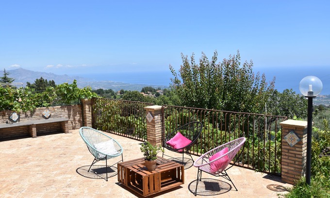 Coste House | Casa Greli is the ideal place for those who love the sea and the mountains