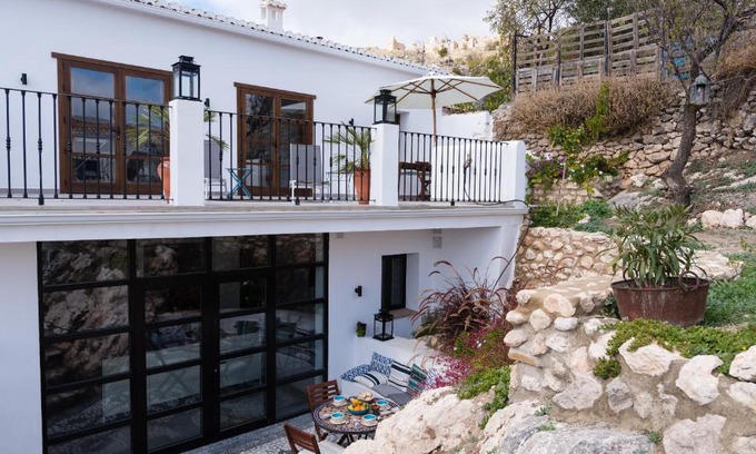 Moclin Bed & Breakfast | Casa Higueras