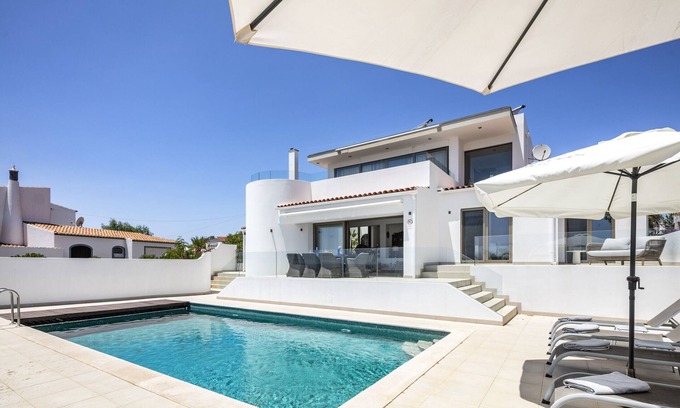 Areias Dos Moinhos Villa | Casa Islay - Private villa with pool and sea view