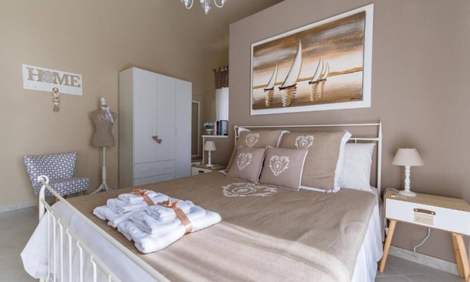 Santo Stefano di Camastra House | Casa Dolce Casa - Guest House - "Romantic" Room on the Via delle Ceramiche