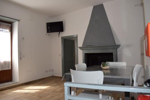 Villa San Giovanni in Tuscia House | Casa vacanze all'archetto