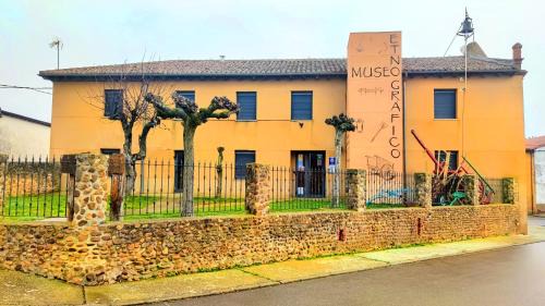 Villamartin de Don Sancho House | CASA LA VILLA