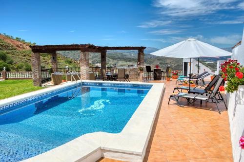 Iznate Bed & Breakfast | Casa las Torres B&B