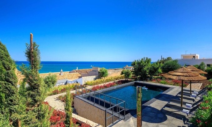 Carvoeiro Villa | Casa Magnolia - Luxury villa with private heated pool and sea views!
