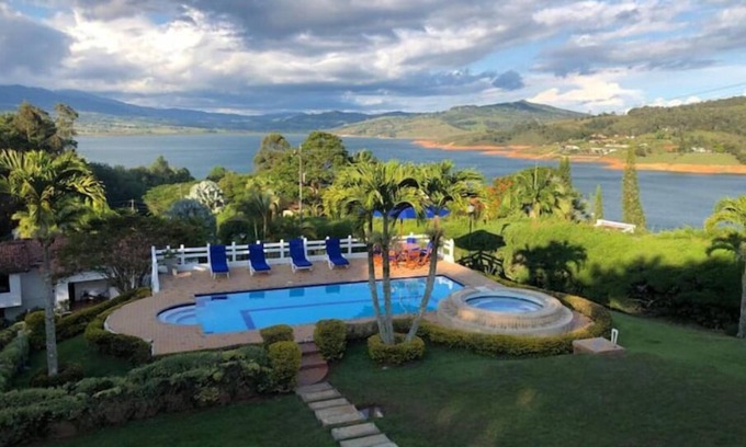 Calima Villa | Casa Maria, Lagoon Calima