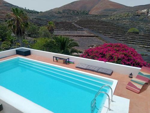 Tinajo Villa | Casa MaVi - Vineyard with ocean view