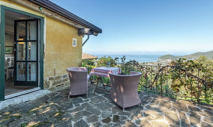 Castellabate Apartment | Casa Melagrana: 2 apartments in the middle of nature, maisonette apartment "Casa Melagrana 1"