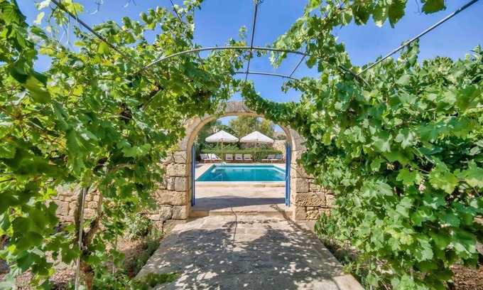 Kercem Villa | Casa Mezzodì' - Luxurious 18th C. Farmhouse with Gardens & Pool
