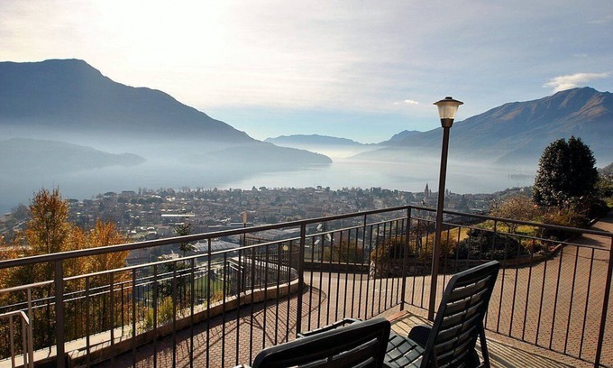 Vercana House | Casa Osmanto I: A cozy and welcoming apartment situated at a short distance from the shores of Lake Como, with Free WI-FI.