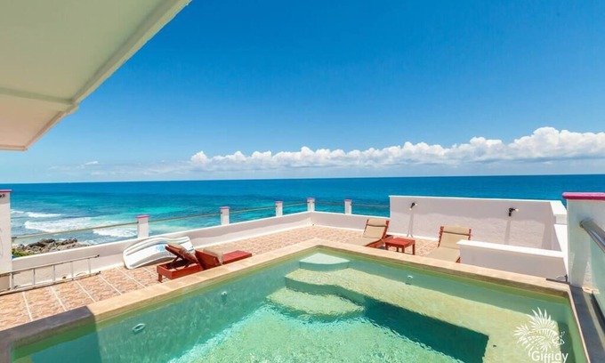 Colonia Meteorologico Condo | Casa Perla Suite 3 : Oceanfront Studio with Rooftop Dipping Pool