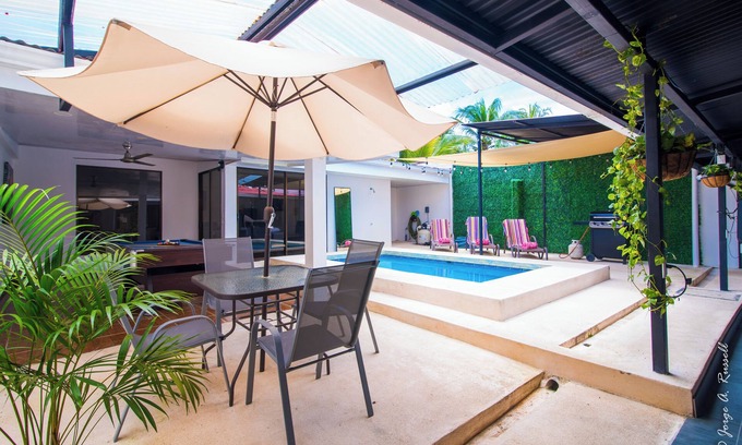Barrio Santa Lucia House | Casa Plata | 1 Block away: Clubs, Restos & Beach