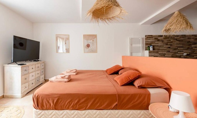 Montfort-sur-Argens Apartment | CASA RELAX Appart cocooning dans village provençal