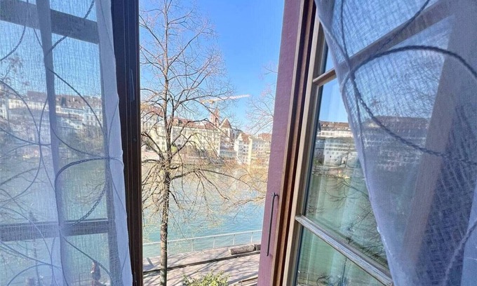 Basel City Centre Apartment | Casa Rheinblick - Apartment B - 1BR River View – 2nd Floor