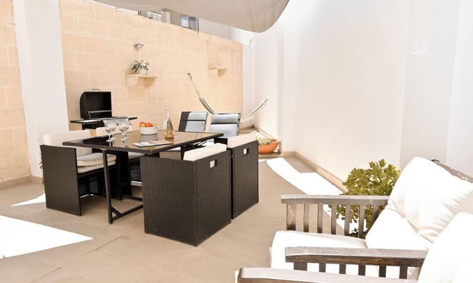 Bahar ic-Caghaq House | Casa Savannah by the beach, Bahar-Ic-Caghaq - Naxxar, Malta
