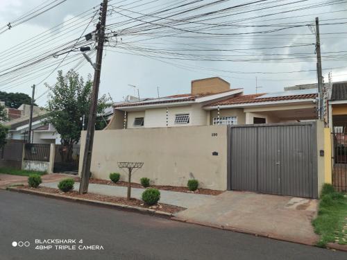 Maringa House | Casa Térrea 3 quartos, sendo 1 suíte Maringá