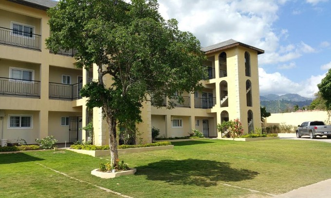 New Kingston Apartment | Casa Tamar Guest Apartment
