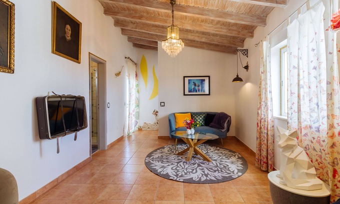 Vila do Bispo Apartment | Casa tempo e amor: a home for two above the rooftops of Vila do Bispo