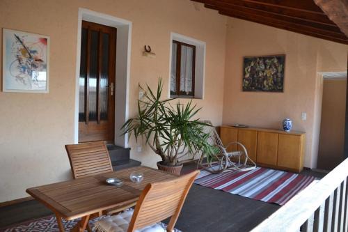 Meride Apartment | Casa tipica a Meride Al Punt da Gian