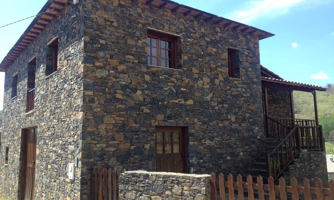 Rio De Fornos House | Casa Tradicional no Nordeste Transmontano