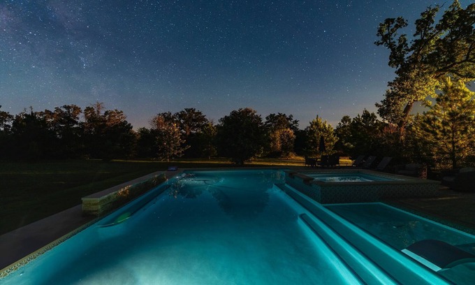 Round Top House | Casa Tres Hermanas: Pool+HotTub, 5min to Round Top