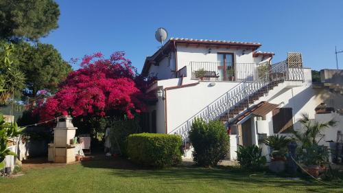 Capitana House | Casa Vacanze " IS MERIS "