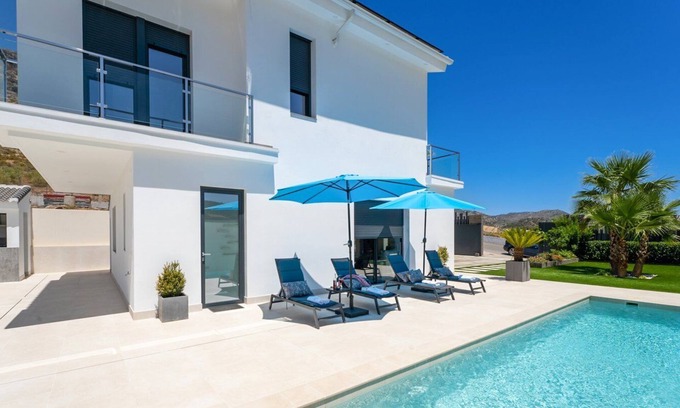 Iznajar Villa | Casa Valdearenas Iznájar by Ruralidays