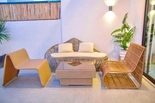 Floridablanca House | Casa Yunika Modern Guesthouse in Apalit