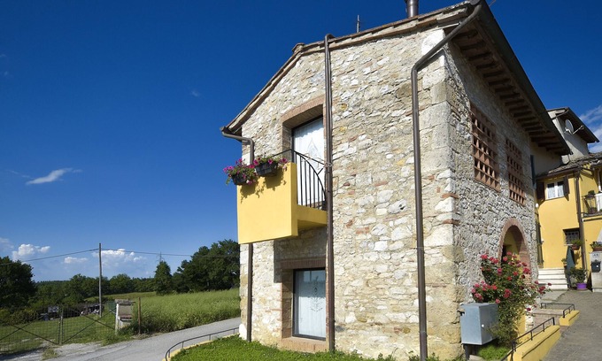 Colle di Val d'Elsa House | CASAILCAMBIO Typical Tuscan hut recently renovated, about 45 square meters.