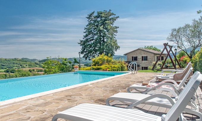 Solfagnano Cottage | Casale La Macinara with private pool
