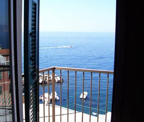 Riomaggiore Apartment | CasaRiomaggiore "a few steps from the sea"