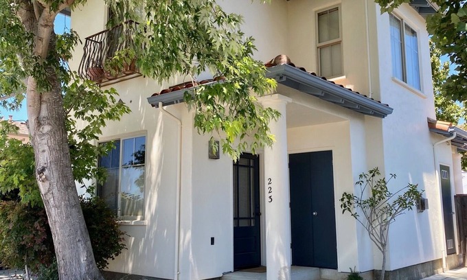 Westside Santa Cruz House | Casita De Santa Cruz - Steps from Scenic West Cliff Drive
